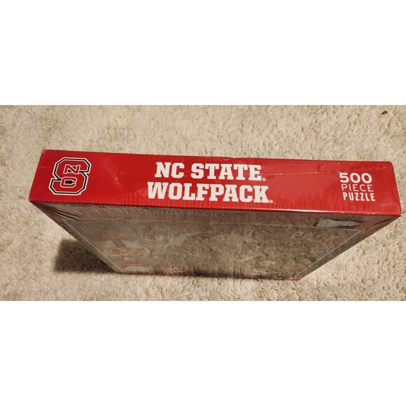 NC State Wolfpack Football 500 Piece Jigsaw Puzzle 24x18 NEW SEALED - Picture 2 of 6
